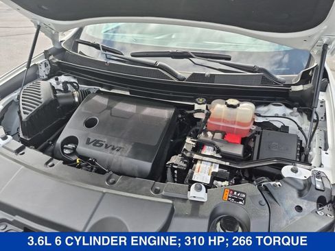 Used 2023 Chevrolet Traverse LT w/ LT Premium Package AWD/4WD image 36