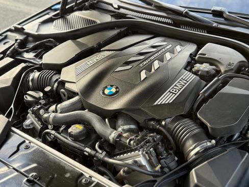 Used 2023 BMW M550i xDrive w/ Executive Package AWD/4WD image 9