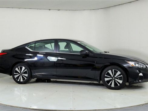 Used 2022 Nissan Altima 2.5 SV image 8