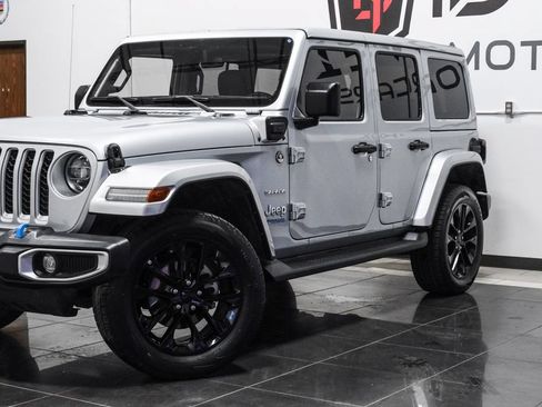 Used 2022 Jeep Wrangler Unlimited Sahara w/ Cold Weather Group AWD/4WD image 8