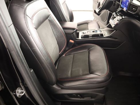 Used 2023 Ford Explorer ST-Line image 15