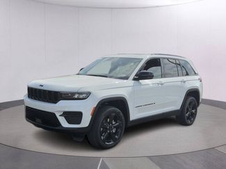 New 2025 Jeep Grand Cherokee Altitude RWD video 1