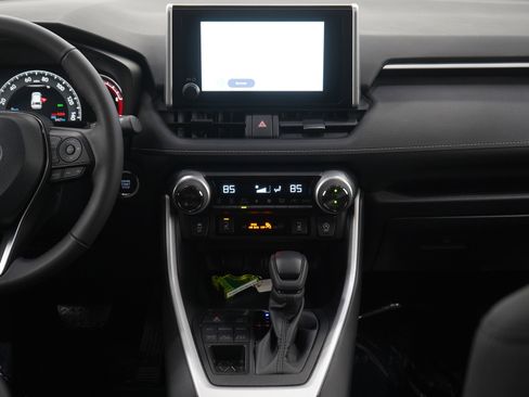 Used 2025 Toyota RAV4 XLE w/ Convenience Package image 17