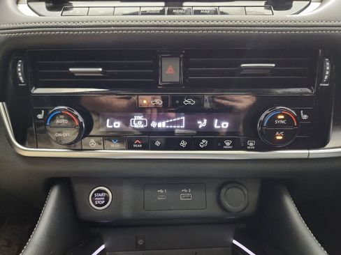 Used 2023 Nissan Rogue Platinum w/ Platinum Premium Package FWD image 23