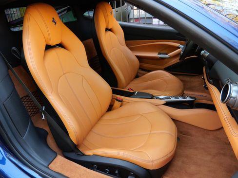Used 2022 Ferrari F8 Tributo RWD image 23
