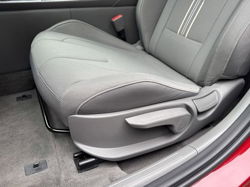 Certified 2025 Hyundai Elantra Sport image 12