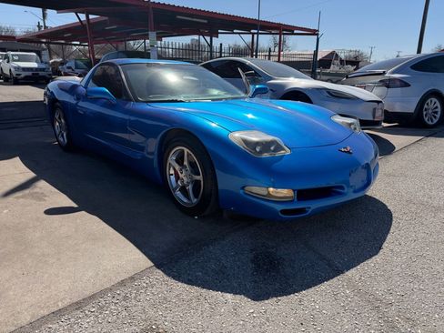 Used 1999 Chevrolet Corvette w/ Roof Pkg image 1