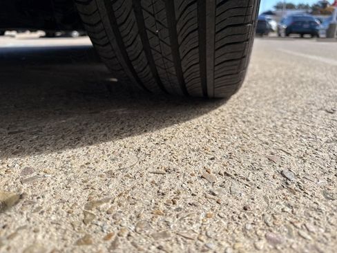 Used 2025 Toyota Camry SE w/ Convenience Package image 14