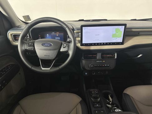 Used 2025 Ford Maverick Lariat image 25