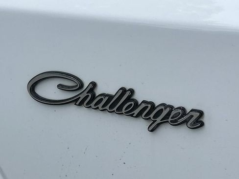 Used 2010 Dodge Challenger R/T RWD image 13