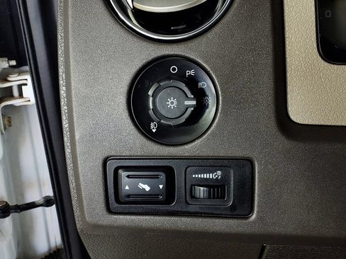 Used 2010 Ford F150 XLT RWD image 24