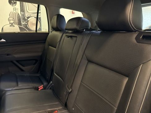 Used 2021 Volkswagen Atlas SE w/ Panoramic Sunroof Package image 17