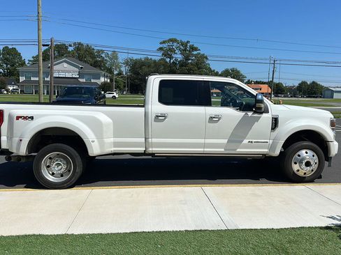 Used 2020 Ford F450 Platinum w/ FX4 Off-Road Package AWD/4WD image 4