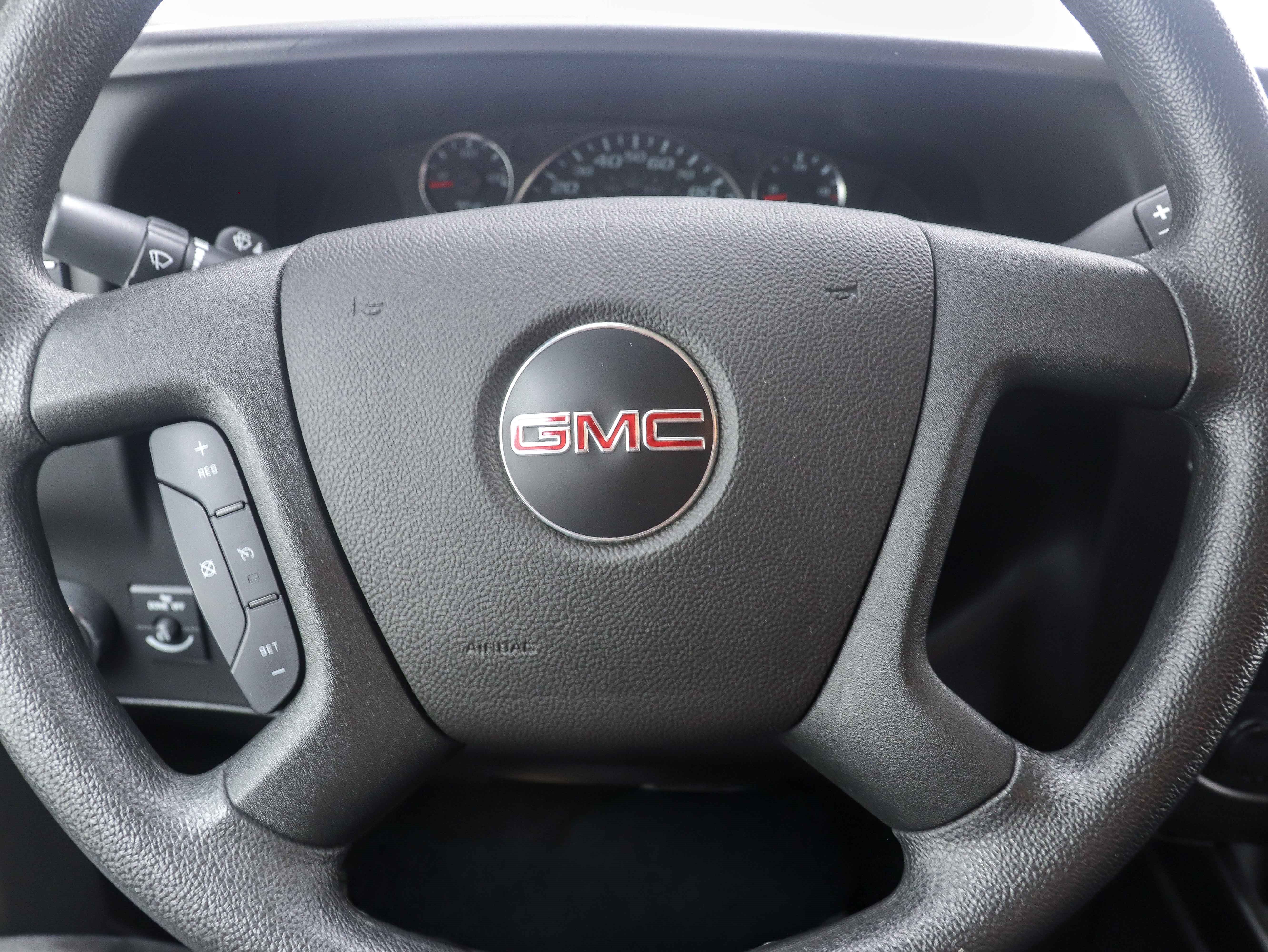 Used 2025 GMC Savana 3500 LT w/ LT Preferred Equipment Group RWD image 18