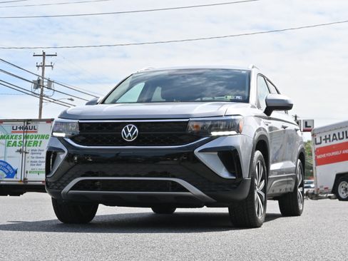 Used 2022 Volkswagen Taos SE image 6