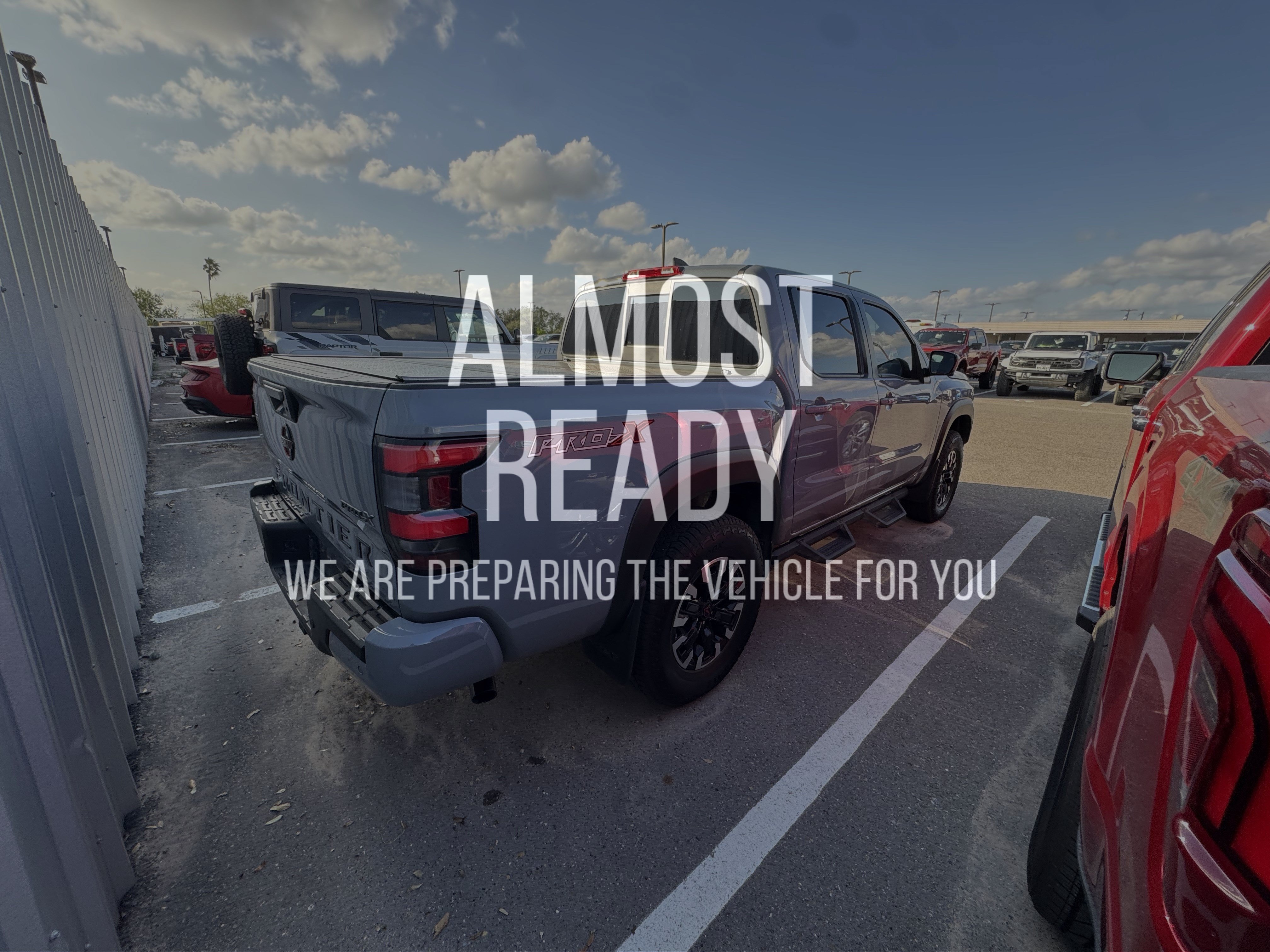 Used 2022 Nissan Frontier Pro-X RWD image 4