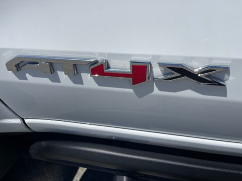 Used 2024 GMC Canyon AT4X AWD/4WD image 9
