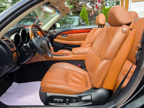 Used 2004 Lexus SC 430 Convertible w/ Preferred Accessory Pkg RWD image 24
