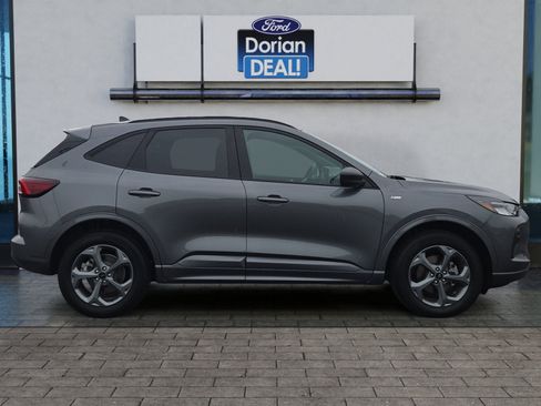 Used 2024 Ford Escape ST-Line w/ Tech Pack #1 AWD/4WD image 2