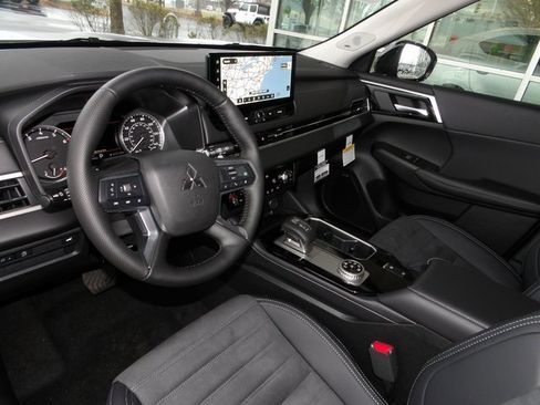 New 2026 Mitsubishi Outlander Trail Edition image 14