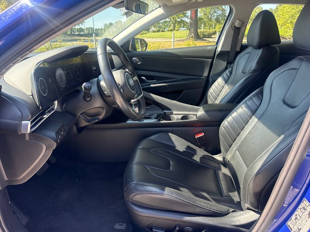 Used 2024 Hyundai Elantra Limited FWD image 12