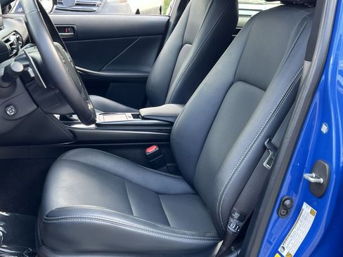Used 2022 Lexus IS 300 AWD w/ Premium Package image 18