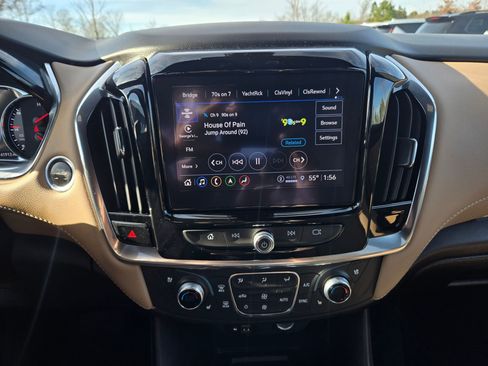 Used 2023 Chevrolet Traverse Premier image 15