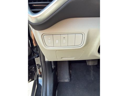 Used 2025 Kia Soul LX w/ LX Technology Package FWD image 15