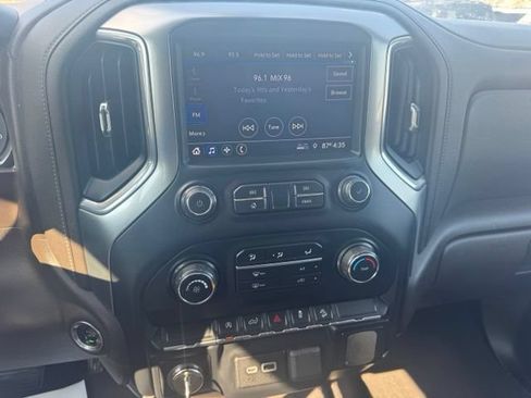 Used 2019 Chevrolet Silverado 1500 LT Trail Boss w/ Bed Protection Package AWD/4WD image 15