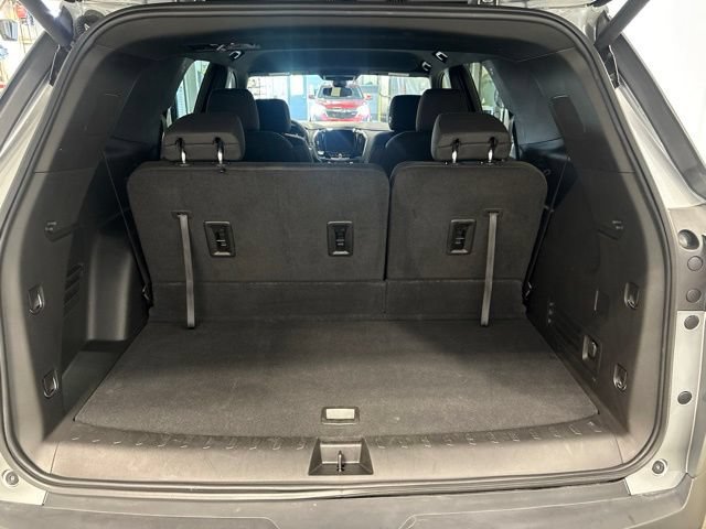 Used 2023 Chevrolet Traverse LT FWD image 32