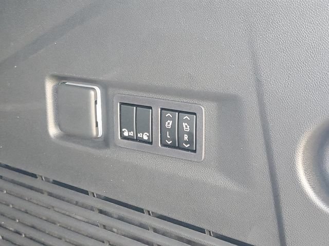 Used 2026 Chevrolet Tahoe Premier w/ Sun And Tow Package RWD image 9