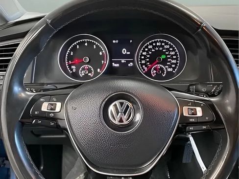 Used 2019 Volkswagen Golf SE FWD image 22