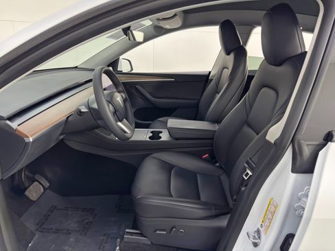 Used 2024 Tesla Model Y Long Range image 17