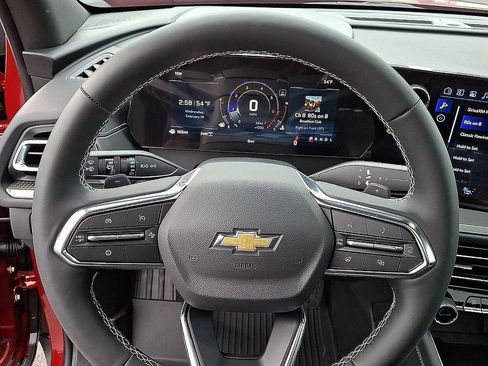 New 2026 Chevrolet Traverse LT w/ Sun and Wheel Package AWD/4WD image 16