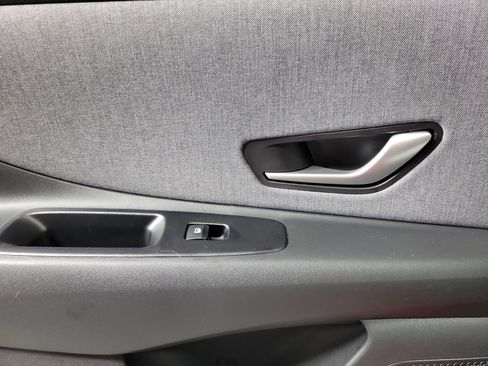 New 2025 Hyundai Elantra Limited image 30