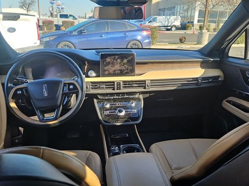 Used 2022 Lincoln Corsair Reserve w/ Equipment Group 201A image 10