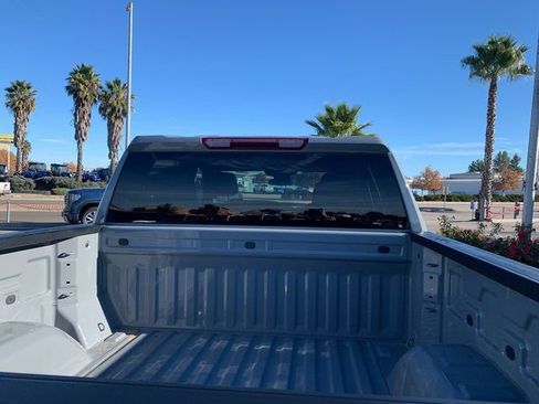 Used 2024 GMC Sierra 1500 Pro w/ Convenience Package image 8