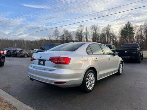 Used 2015 Volkswagen Jetta SE image 5
