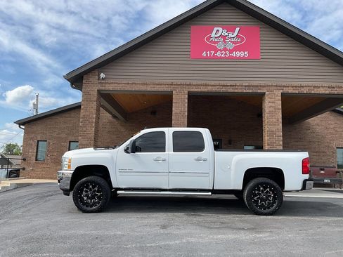 Used 2012 Chevrolet Silverado 2500 LT w/ Custom Sport Truck Package AWD/4WD image 22