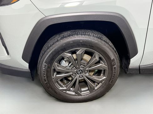 Used 2023 Toyota RAV4 XLE Premium image 13