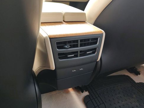 Used 2018 Tesla Model S 100D image 17