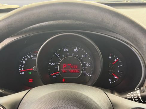 Used 2016 Kia Soul FWD image 11