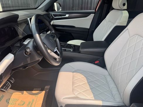 Used 2025 Volkswagen Atlas Cross Sport SEL Premium R-Line image 11