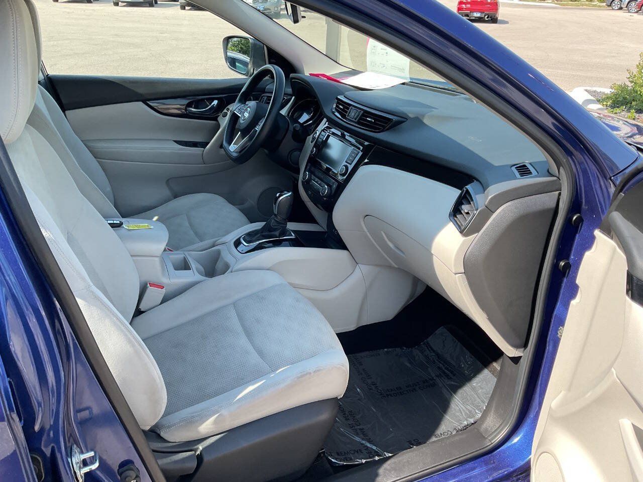 Used 2019 Nissan Rogue Sport SV FWD image 35