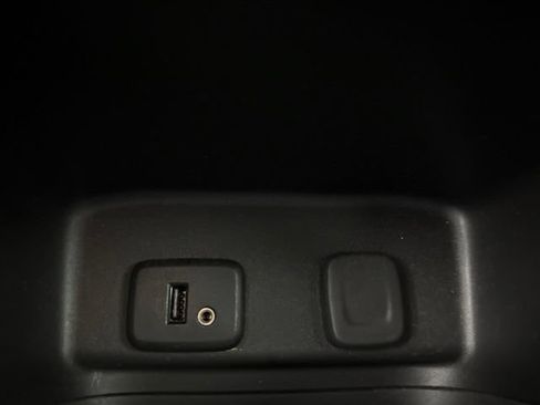 Used 2018 Chevrolet Equinox LT FWD image 35