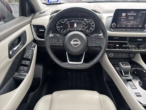 Used 2023 Nissan Rogue SL image 11