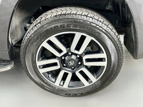 Used 2021 Toyota 4Runner Limited AWD/4WD image 32