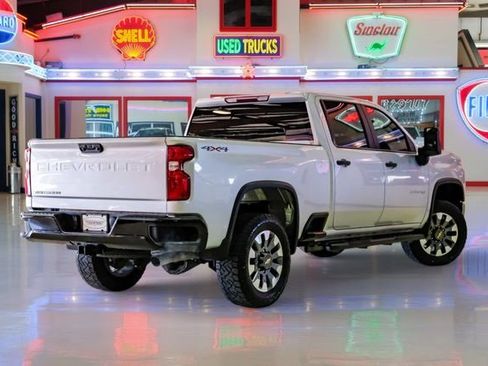 Used 2022 Chevrolet Silverado 2500 Custom w/ Custom Value Package image 3