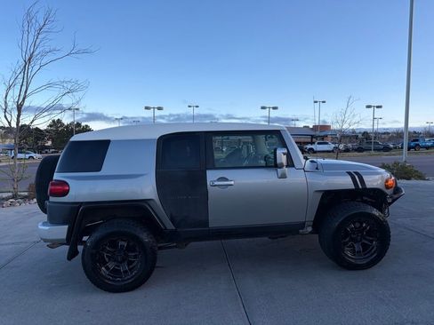 Used 2012 Toyota FJ Cruiser 4WD w/ Convenience Pkg image 8