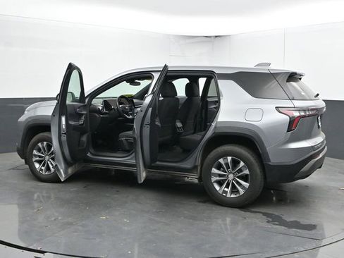 Used 2025 Chevrolet Equinox LT AWD/4WD image 34